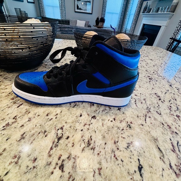 Nike Air Jordan 1 Mid Royal Blue/Black 554724-068 Men's 9 Shoe Pre-Owned - Picture 6 of 8